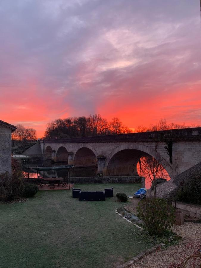La Rive Chambre D Hotes The Riverside Retreat Jarnac Exterior foto